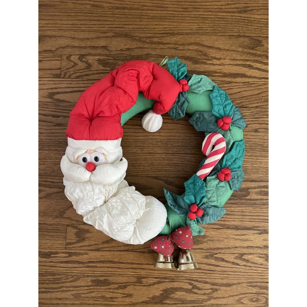 Vintage Santa Moon Wreath Puffy Plush Singing Santa Wreath 17”x16” Round